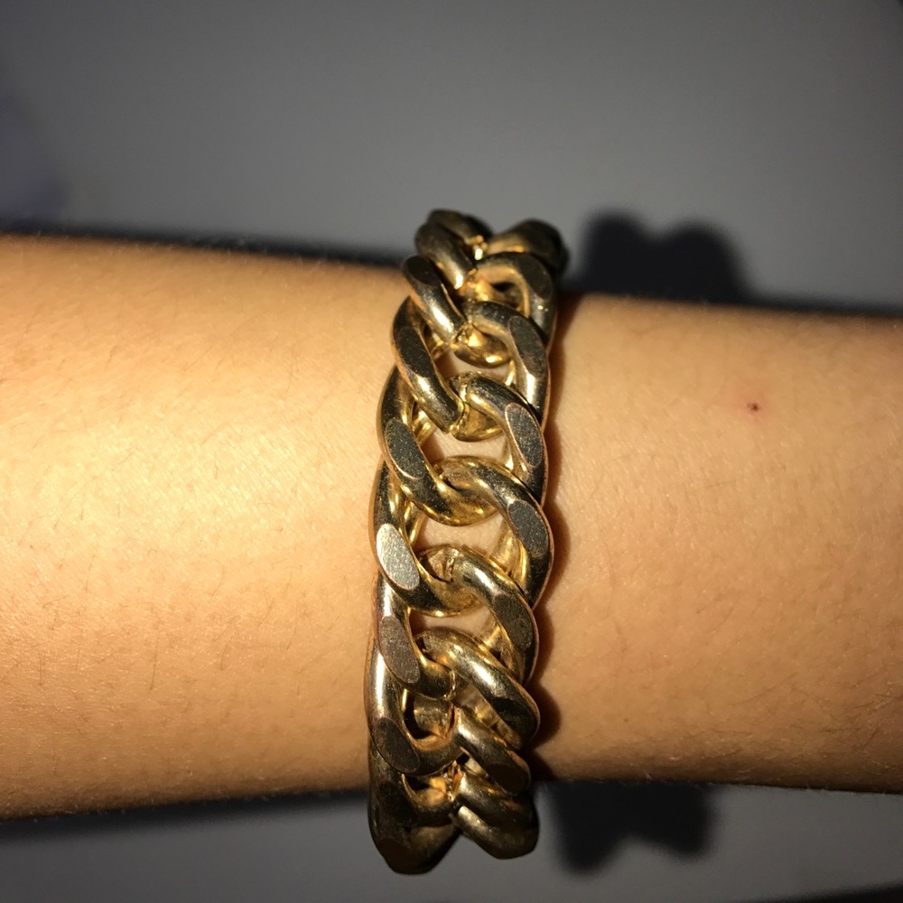 Gold chain bracelet
