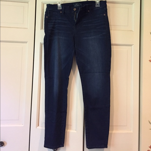 Dark Wash Lucky Brand Jeans - Picture 1 of 4