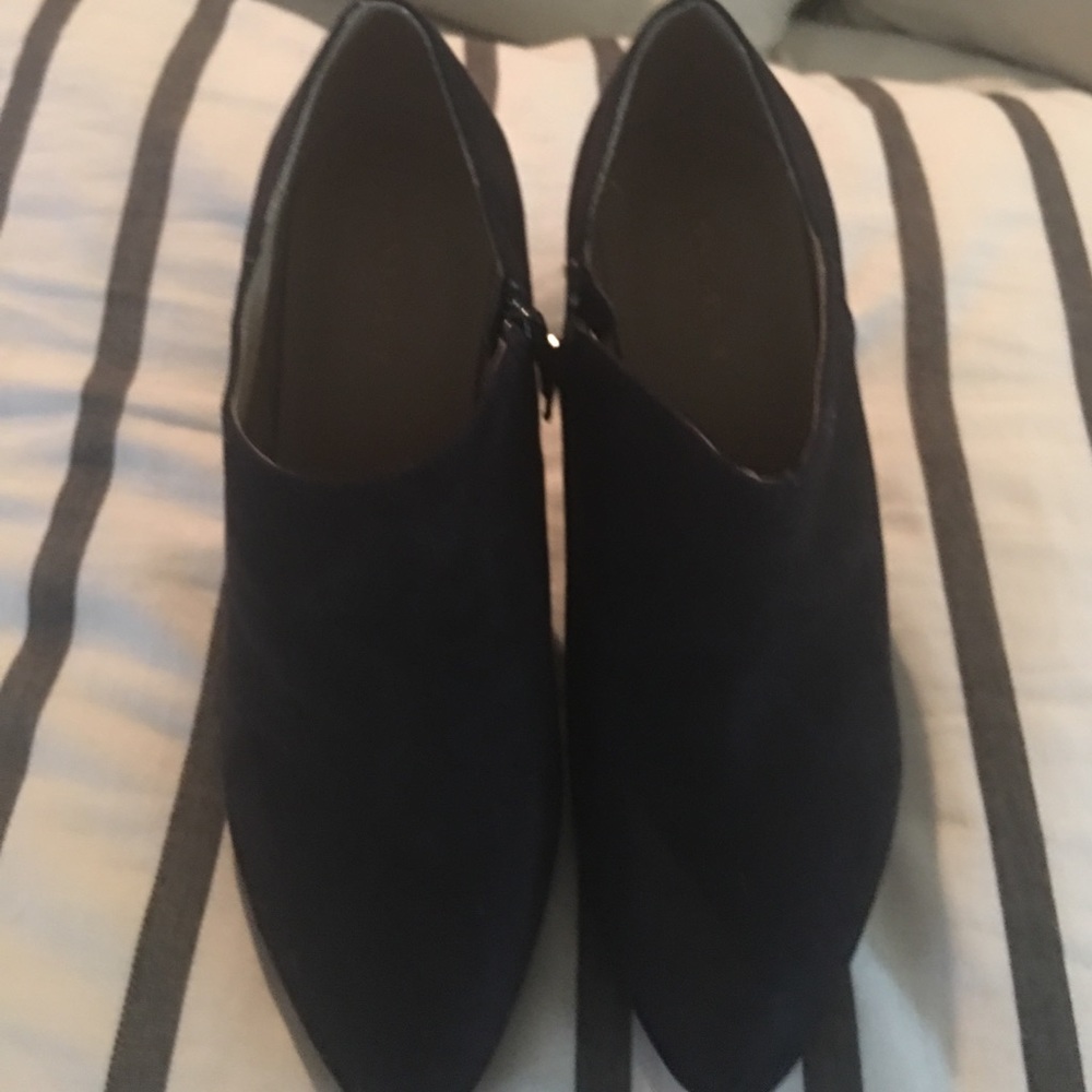 Ann Taylor ankle booties