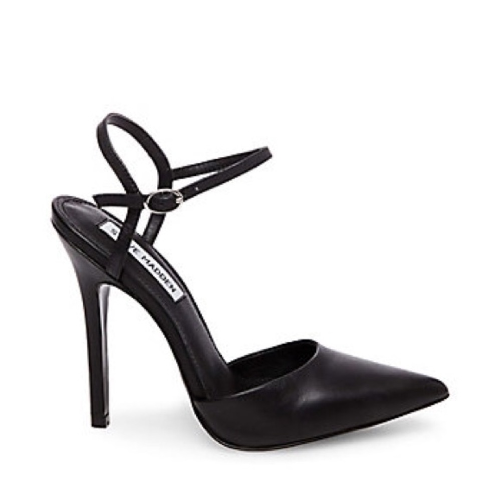 SOLD ‼️Steve Madden Black leather heels