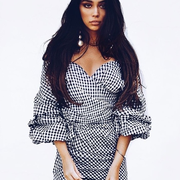 π Mia Black & White Gingham Wrap Dress - Picture 6 of 8