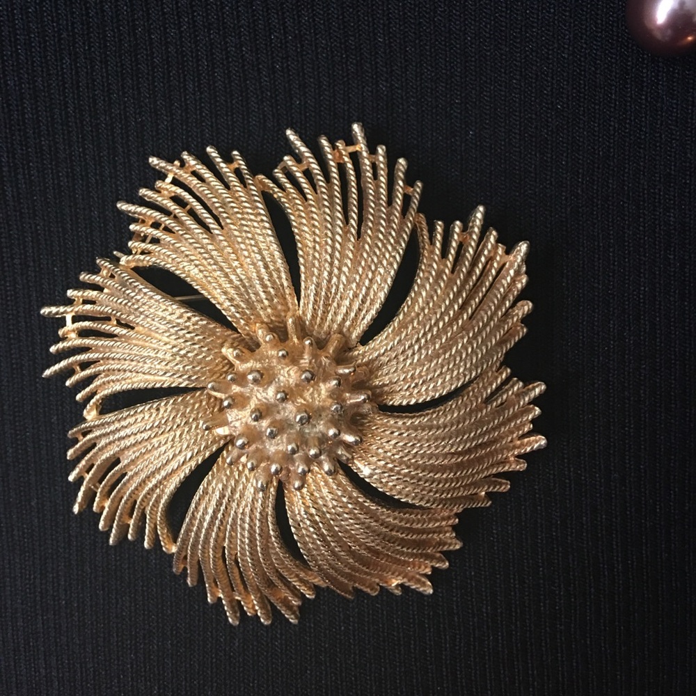 Vintage Gold Flower Brooch