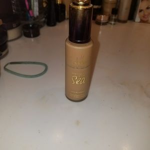 Tarte Rainforest by the Sea foundation