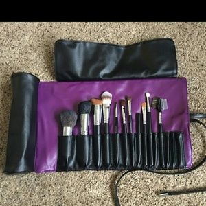 Younique leather brush roll