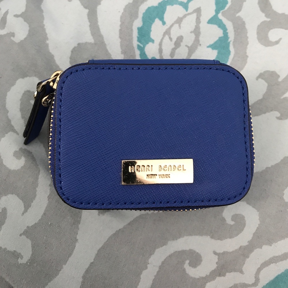 Henri Bendel Medicine Case