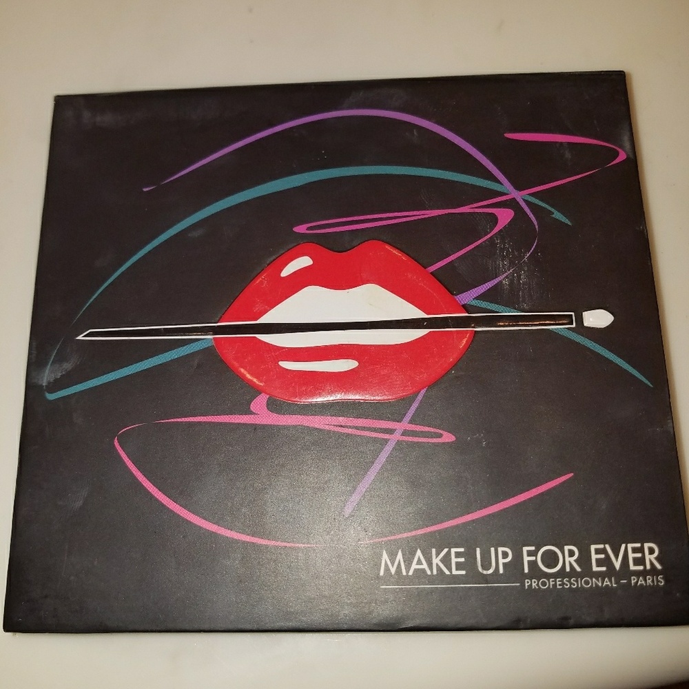 Make up forever eyeshadow