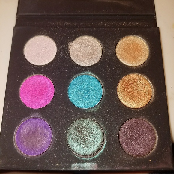Make up forever eyeshadow - Picture 2 of 2