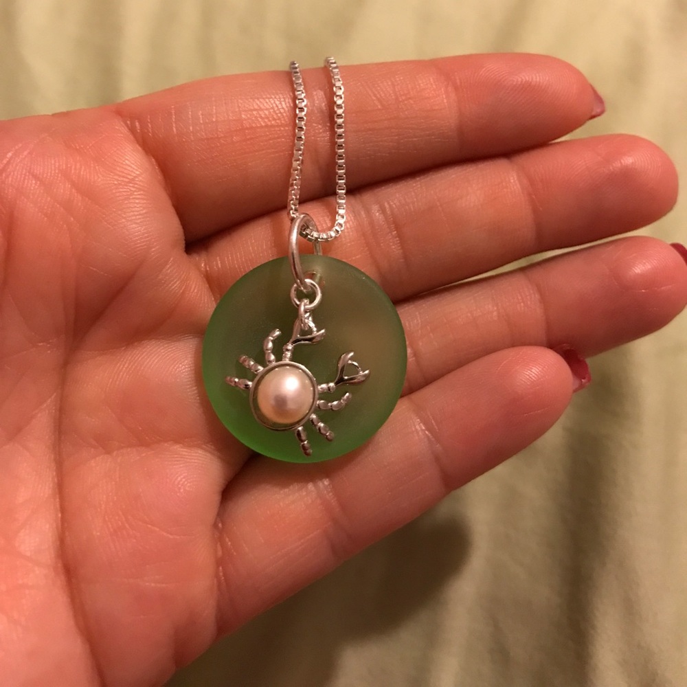Vantel Pearls sterling silver crab/green sea glass
