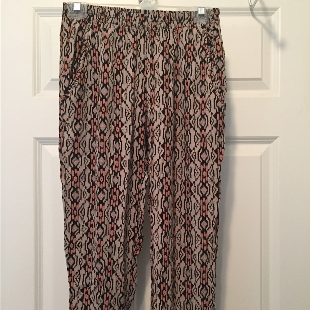 NWOT Brandy Melville Patterned Pants