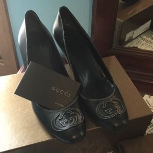 100% Authentic Black Leather Gucci heels.! Reduced