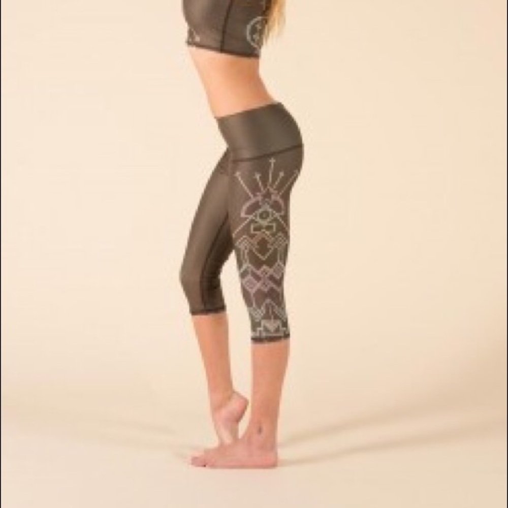 💥⚡️SOLD💥⚡️💖Teeki Seven Crown Goddess Capri