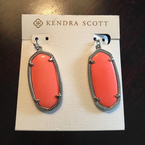 Kendra Scott Coral Earrings 2025