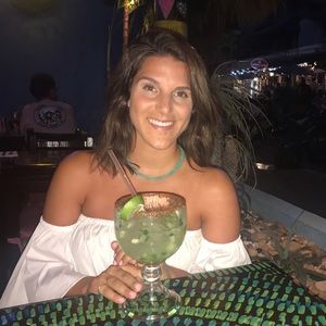 Meet your Posher, Leily