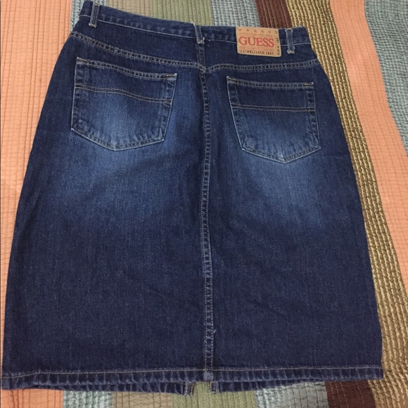 Guess jean skirt - Picture 4 of 5