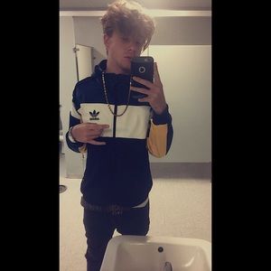 Meet your Posher, Julian