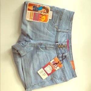 Stretch jean shorts
