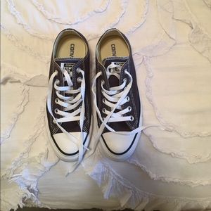 Women's grey converse