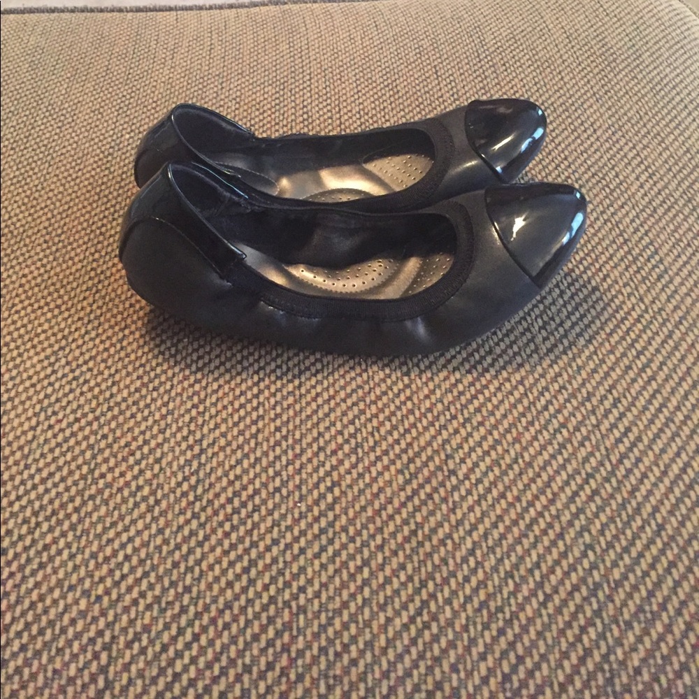 DexFlex Comfort Black Flats