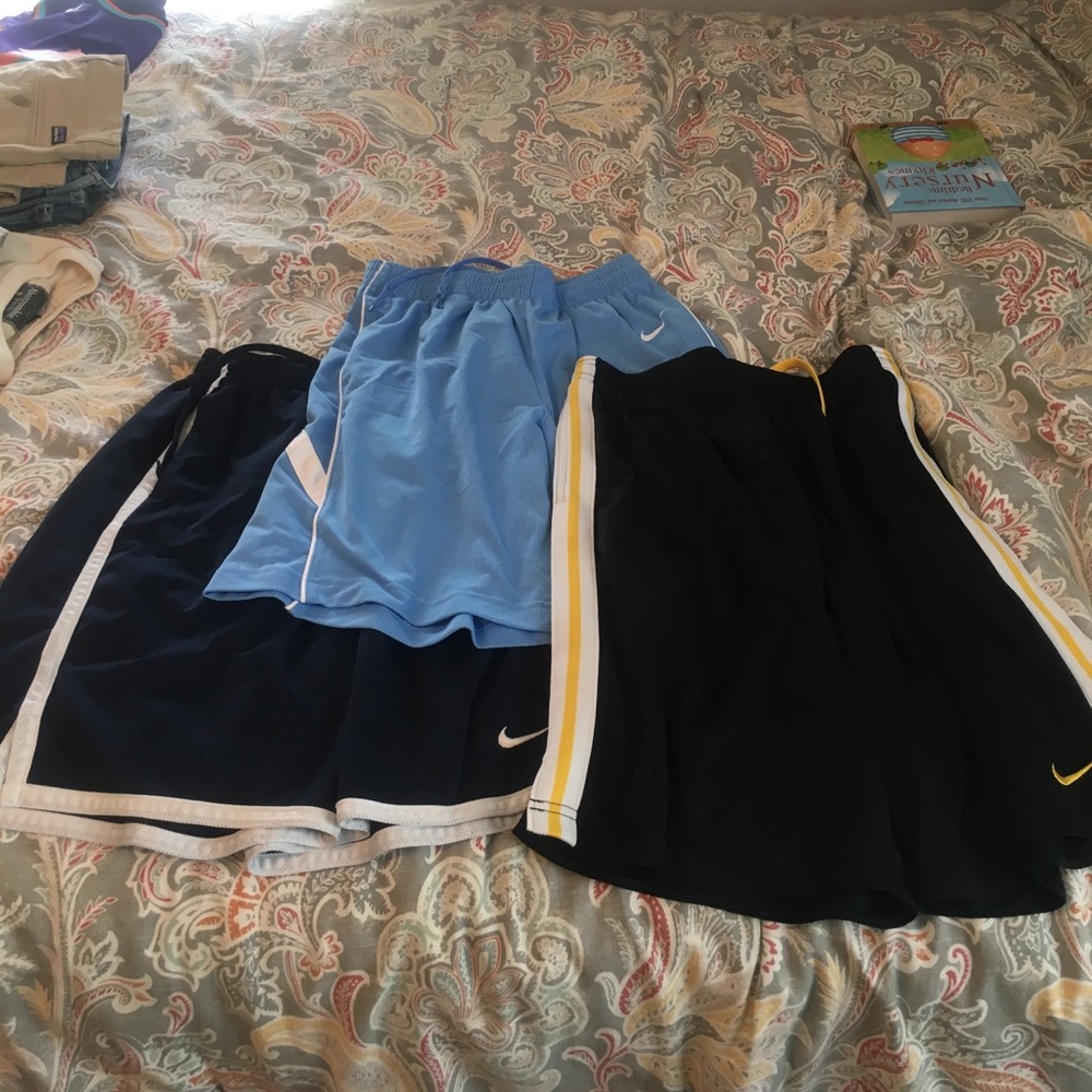 Nike dri fit shorts bundle. Size medium.