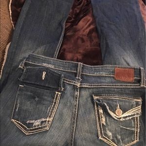 Buckle Jeans