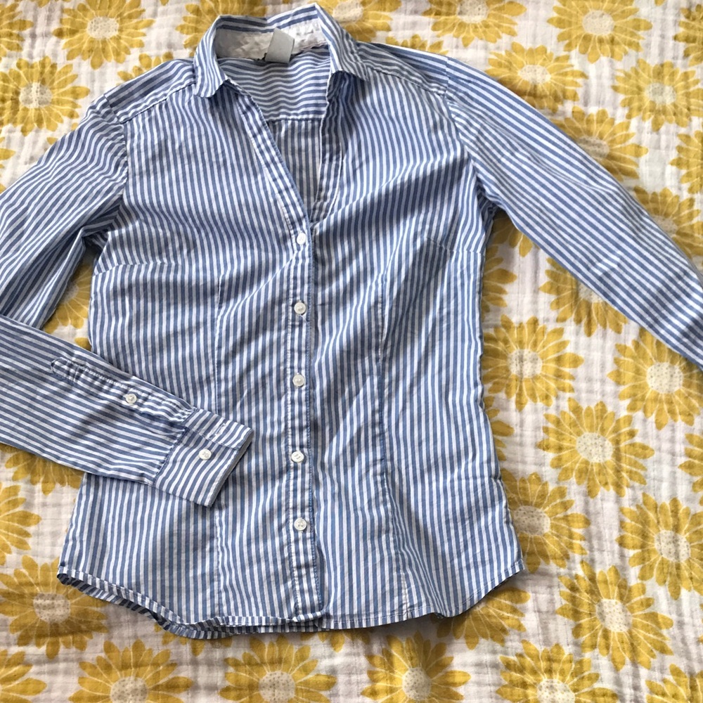 New H&M pinstriped white blue collared shirt