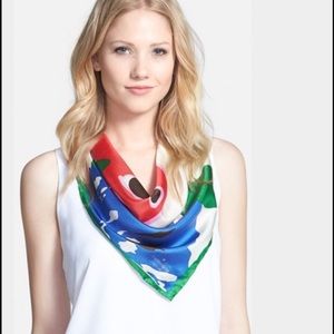 🎀  🆕 {Chloe}• black & white floral dot scarf