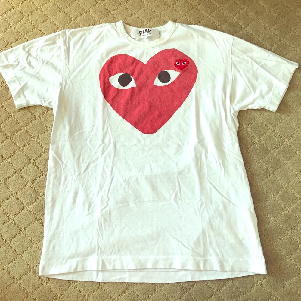 PLAY Comme de Garçons Heart T-shirt size. XL