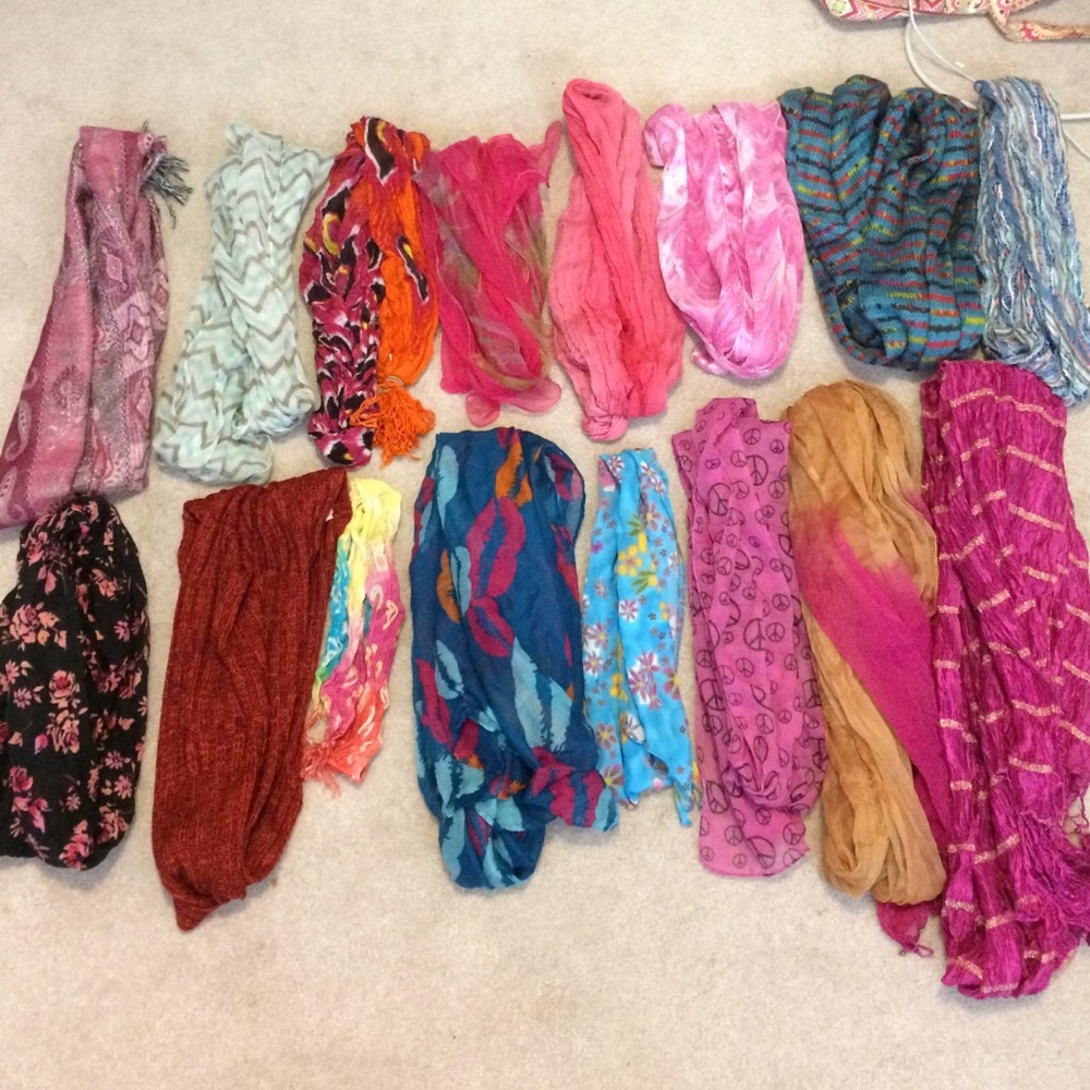 scarfs scarfs scarfs!!