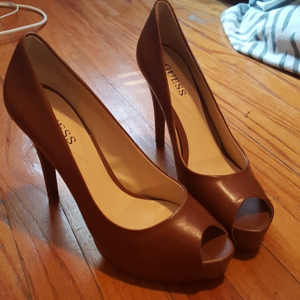 GUESS- open toed heels