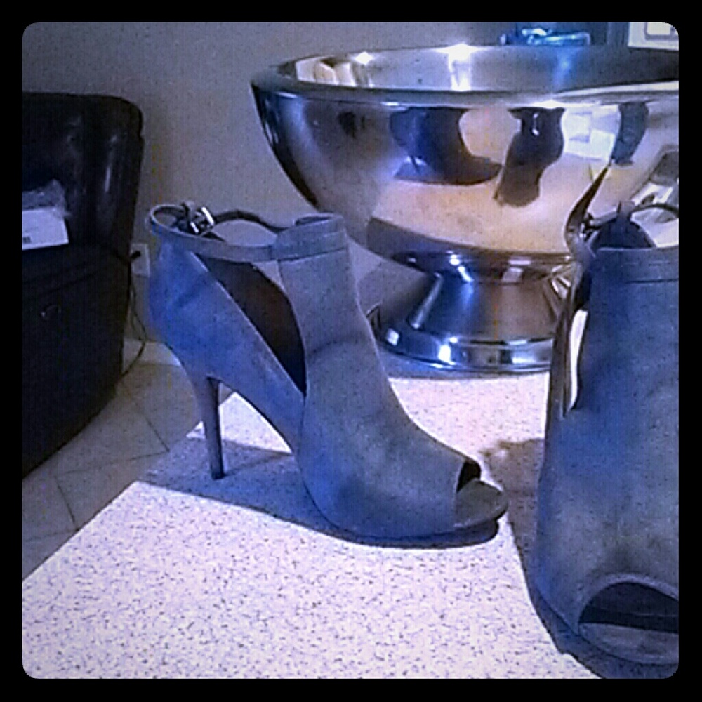 Nine West peep toe heels