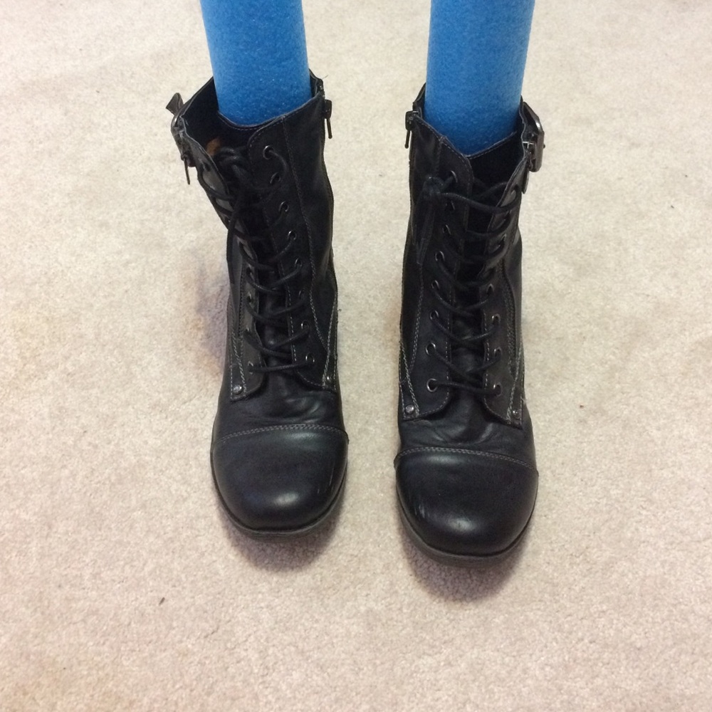 black combat lace up boots!