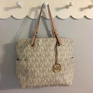 Michael Kors Jet Set Tote