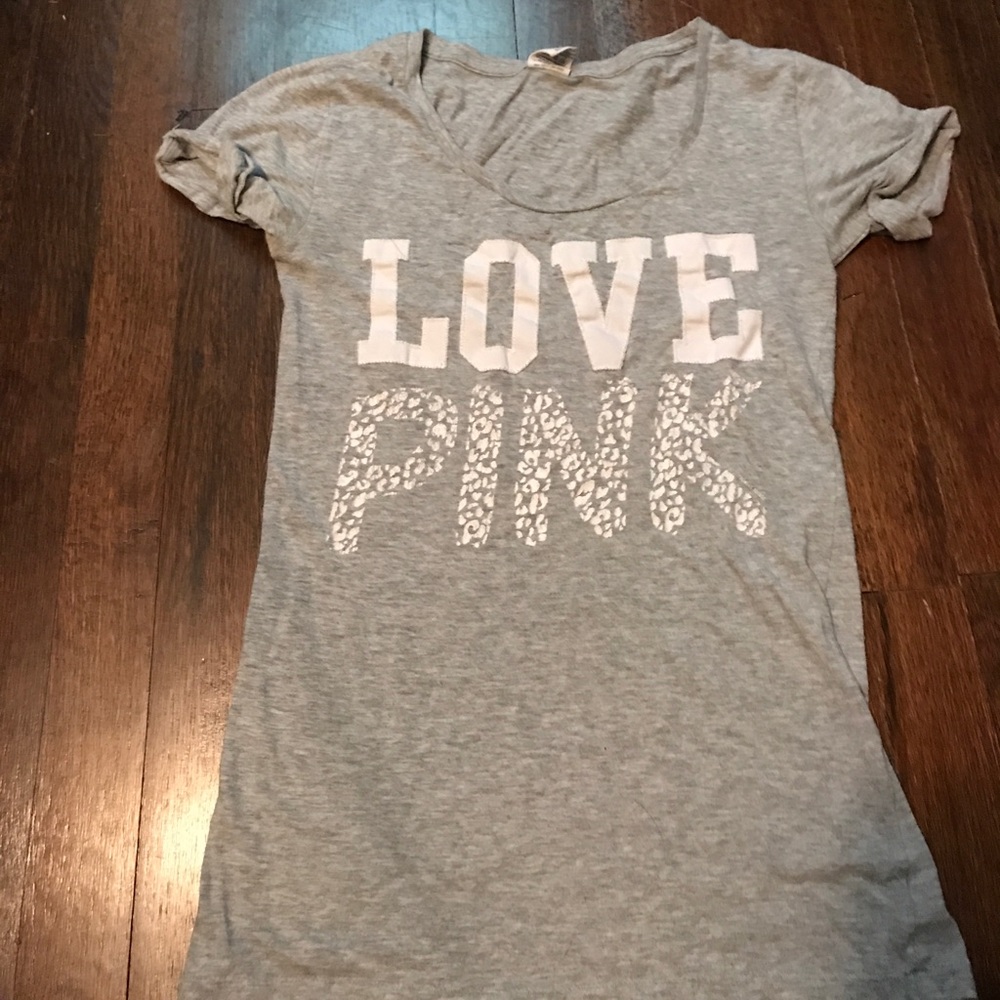 PINK VS gray shirt.