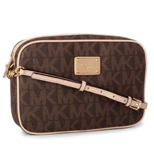 MICHAEL KORS JET SET SMALL CROSSBODY!