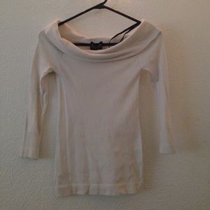 Turtle neck, quarter length sleeve