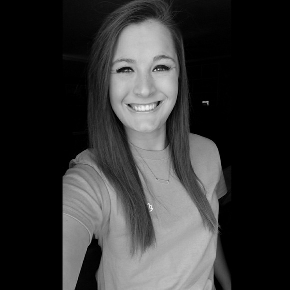 Meet your Posher, Jayna - Picture 3 of 3