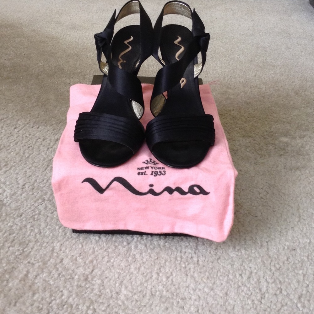 Nina New York black sandals