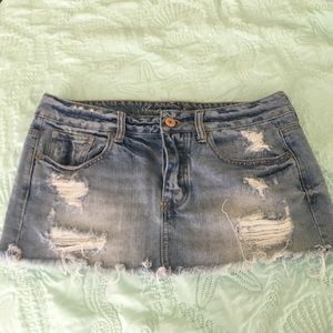American Eagle destroyed denim skirt