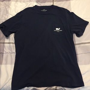 Vineyard Vines Chicago pocket t-shirt- size med