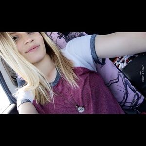 Meet your Posher, Kayla