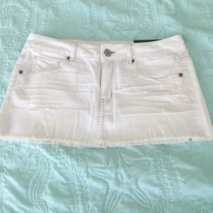 American Eagle white denim skirt