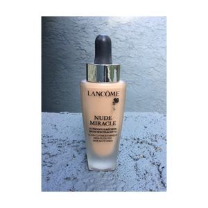 Nude Miracle Weightless Foundation Lancôme 250W