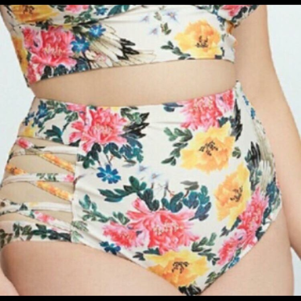 Size 3 Torrid bikini bottoms