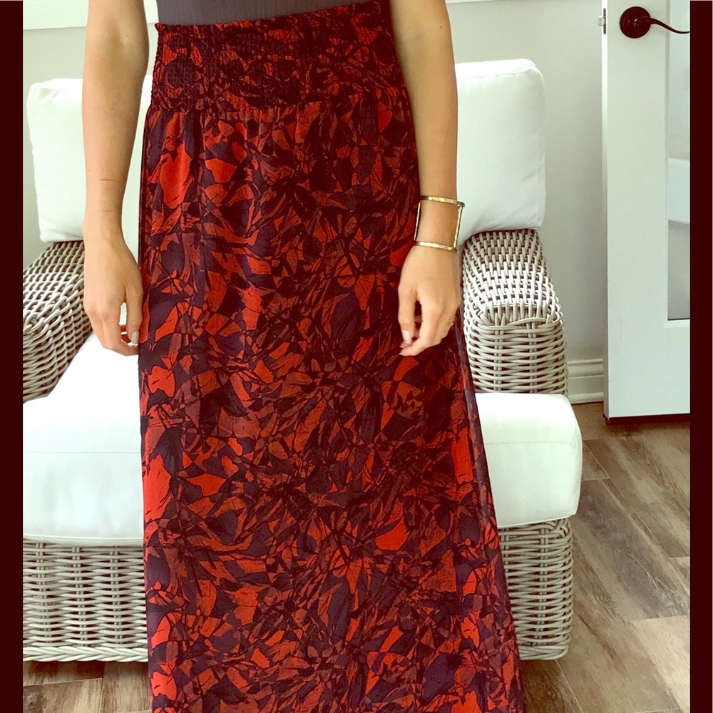 Hinge maxi skirt