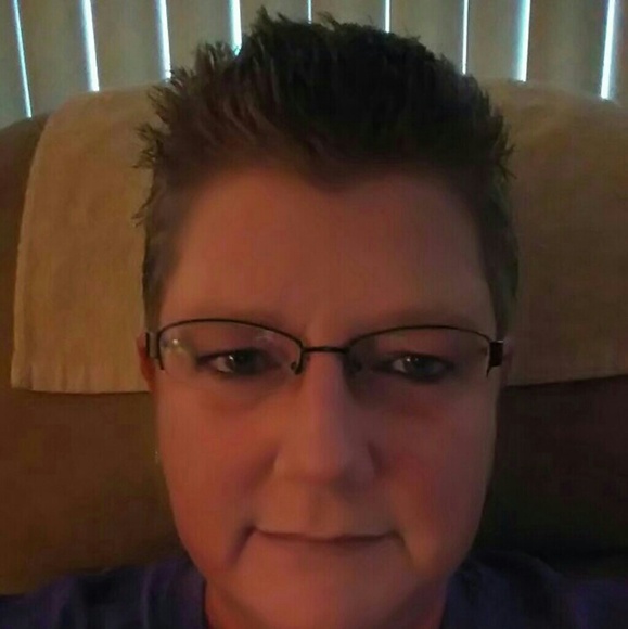 Meet your Posher, Jennifer - Picture 1 of 1