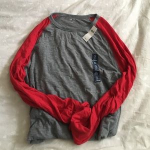 Gap red/gray baseball tee - size L