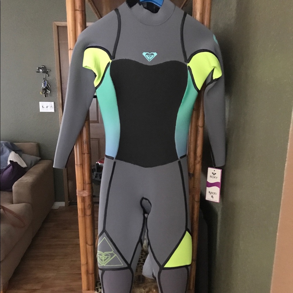 4/3mm Roxy wetsuit