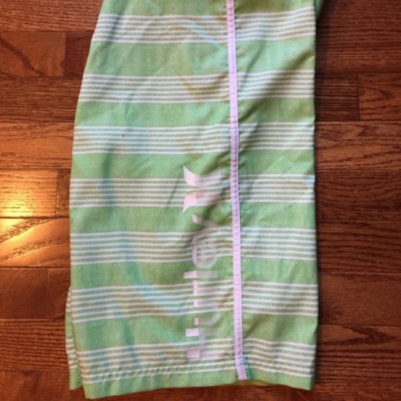 Summer Sale! HurleySunset 22" board shorts - Picture 3 of 3