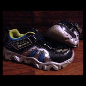 Toddler 11.5 light up skechers!