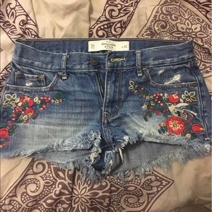 Abercrombie & fitch denim shorts!